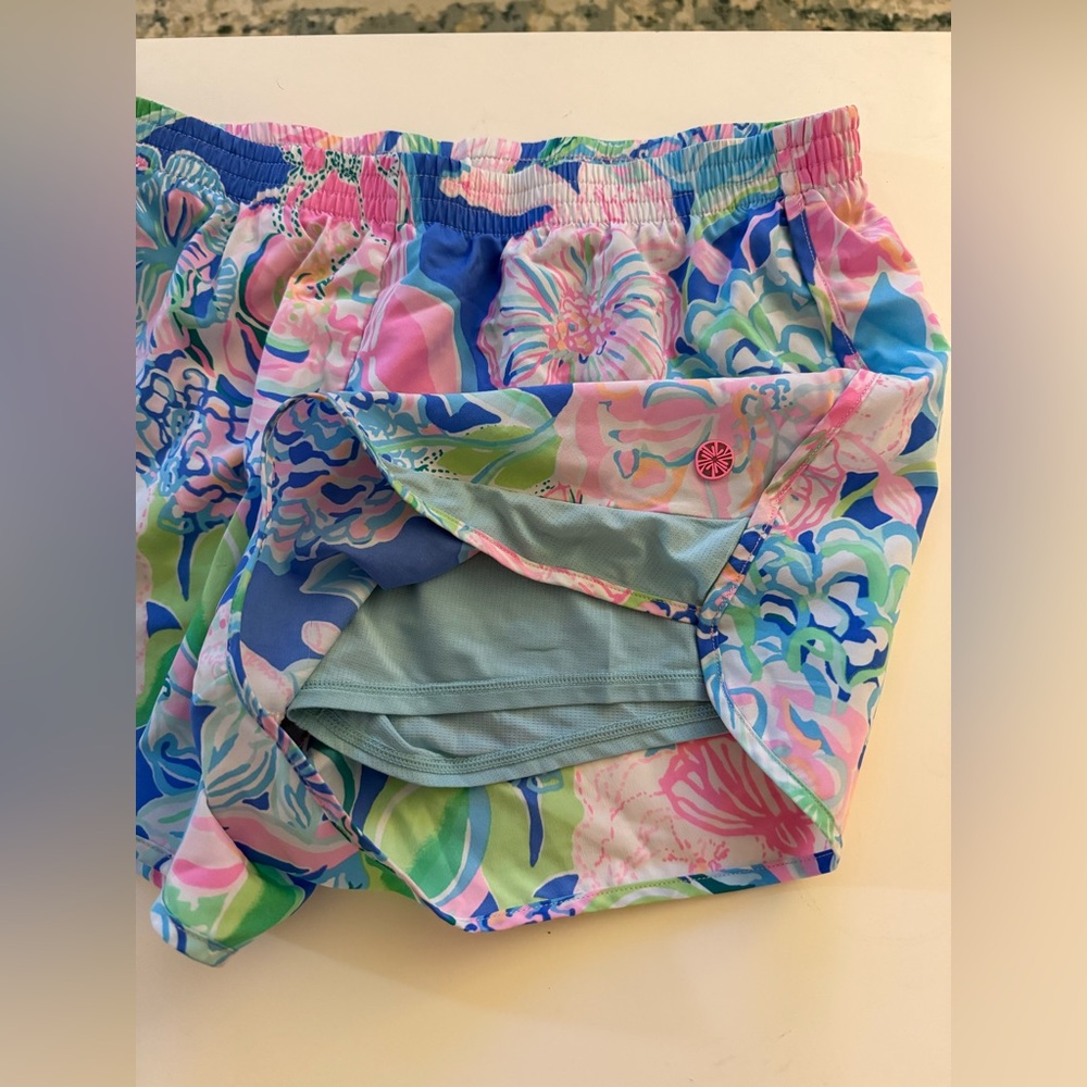 GUC Lilly Pulitzer Luxletic Shorts - Picture 4 of 9